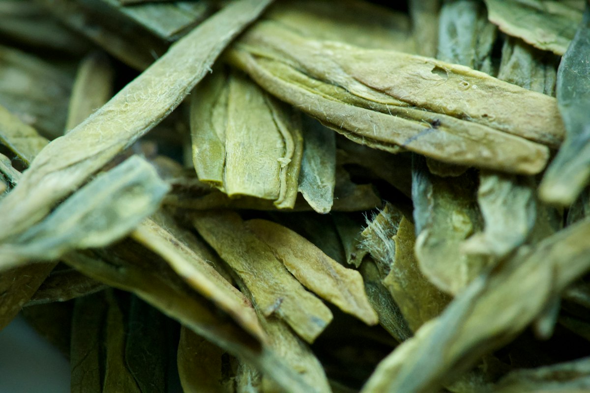 Oolong tea leaves